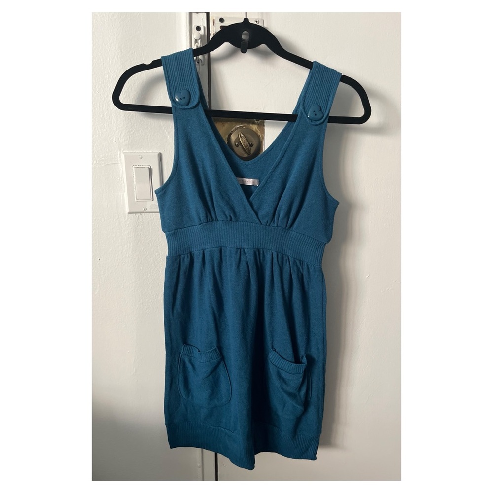 Monteau Blue V-neck Dress with pockets and button detailing Size Small